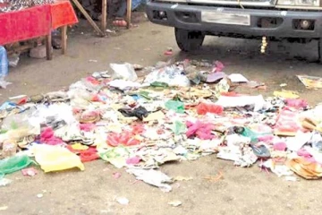 யாழ் முக்கிய வீதியில் குப்பை போடுபவர்களின் காணொளியை அம்பலப்படுத்த தயாராகும் இளையவர்கள்!