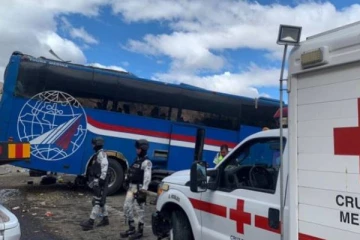 அகதிகளை ஏற்றி சென்ற பஸ் கவிழ்ந்து விபத்து: 17 பேர் பரிதாபமாக உயிரிழப்பு