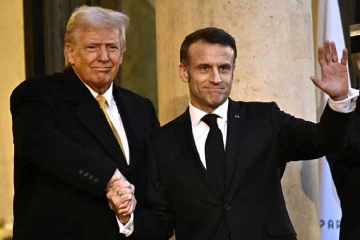 ට්‍රම්ප්ගේ යුද්ධ ප්‍රවේශයට ප්‍රංශ ජනපතිගෙන් විවේචන