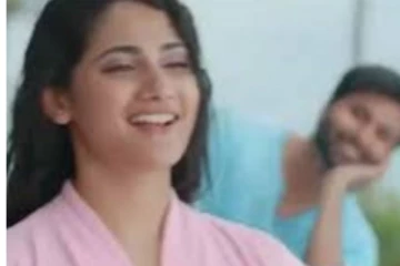 ஈழத்து பெண் லொஸ்லியாவுடன் விளம்பரத்தில் நடித்த குக் வித் கோமாளி போட்டியாளர்! தீயாய் பரவும் புகைப்படம்..... அவரா இவரு!