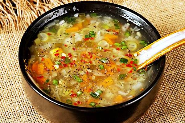 Vegetable Soup: ஜலசோஷத்திற்கு பூண்டு தட்டிப் போட்டு சூப் | Vegetable Soup Recipe In Tamil