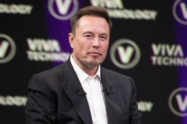 சீனாவிற்கு போட்டியாக மஸ்கின் பிரம்மாண்ட படைப்பு: 2027-ஐ ஆளப்போகும் ரோபோக்கள் | Elon Musk Tesla Optimus Robot Sale By 2027 சீனாவிற்கு போட்டியாக மஸ்கின் பிரம்மாண்ட படைப்பு: 2027-ஐ ஆளப்போகும் ரோபோக்கள் | Elon Musk Tesla Optimus Robot Sale By 2027