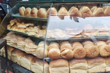 පිටි, තෙල්, මාගරින් හිගය නිසා බේකරි 300ක් වහයි..