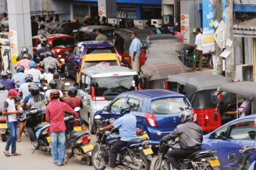 எரிபொருள் விலையை 70 ரூபாவாக குறைக்க முடியும்! வெளியான தகவல்!