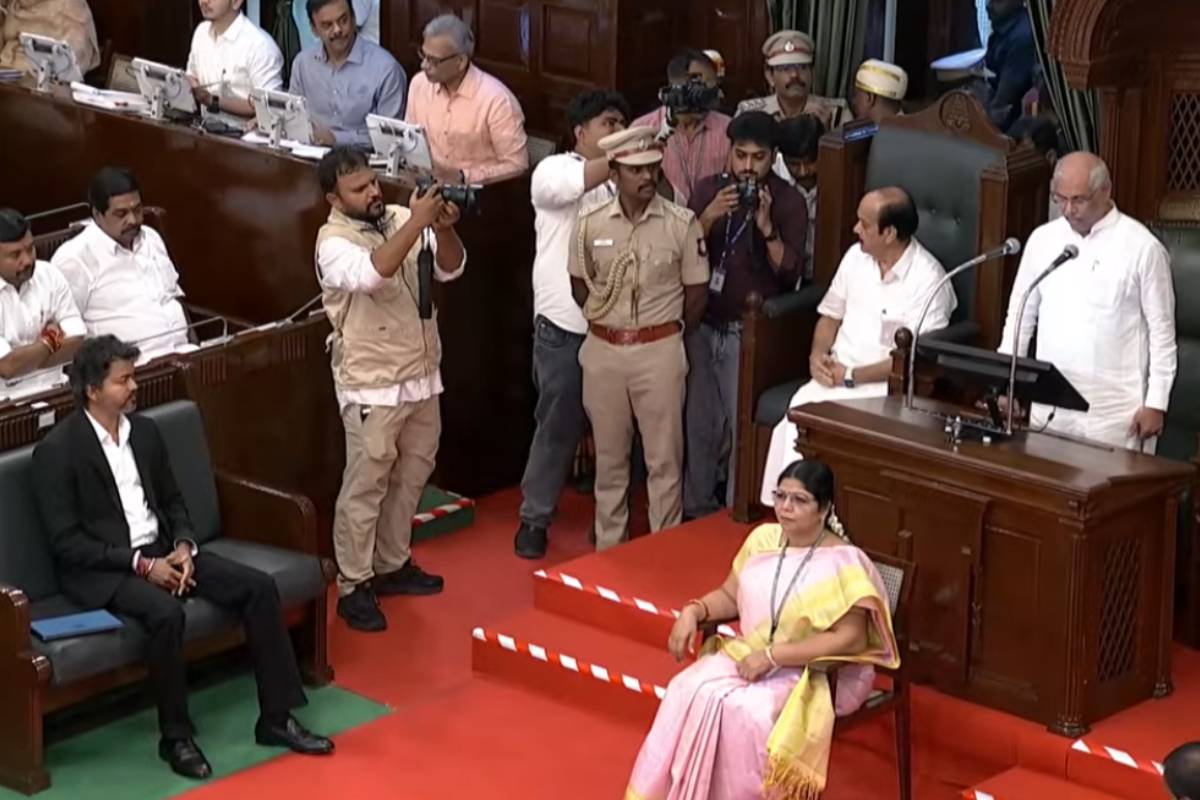 இருமொழிக் கொள்கையே தமிழகத்தில் பின்பற்றப்படும் - திருத்தமின்றி உரையை வாசித்த ஆளுநர் | Tvk Govt 1St Assembly Session With Governor Speech