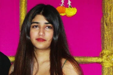 20 வயதே - உயிரை பிரித்த கேன்சர்! பிரபல தயாரிப்பாளரின் மகள் மரணம்!!