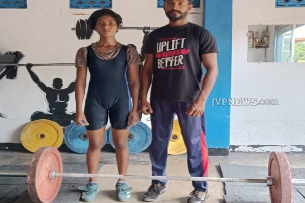 முதன்முறையாக வவுனியா மண்ணில் இருந்து தெர்வான மாணவி! குவியும் பாராட்டுக்கள் | Weightlifting Competition Select Vavuniya Student