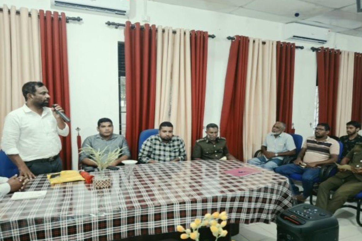 தமிழர் பகுதியொன்றில் விடுக்கப்பட்ட எச்சரிக்கை ; சட்ட நடவடிக்கை நிச்சயம் | Warning Issued In A Tamil Area Of Sri Lanka தமிழர் பகுதியொன்றில் விடுக்கப்பட்ட எச்சரிக்கை ; சட்ட நடவடிக்கை நிச்சயம் | Warning Issued In A Tamil Area Of Sri Lanka