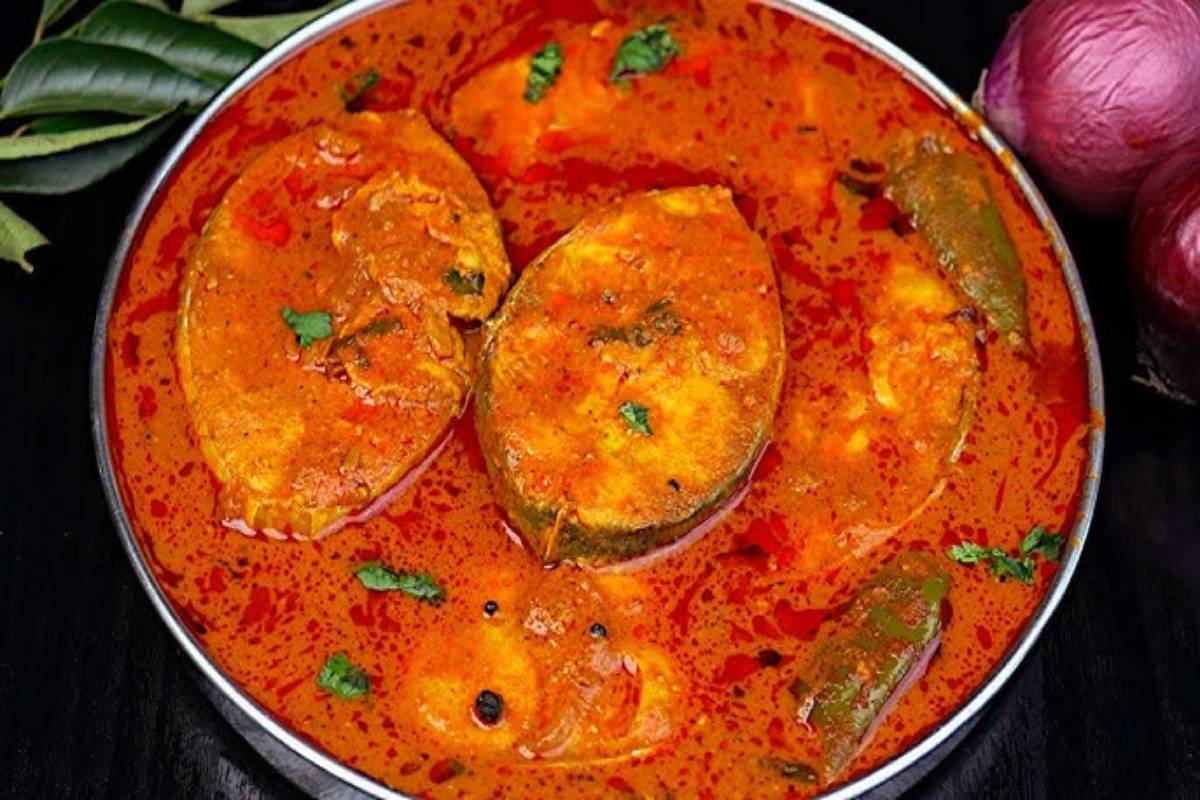 சுடு சாதத்திற்கு கேரளா தேங்காய் மீன் குழம்பு - வெறும் 7 பொருட்கள் போதும் | Kerala Coconut Fish Curry For Rice சுடு சாதத்திற்கு கேரளா தேங்காய் மீன் குழம்பு - வெறும் 7 பொருட்கள் போதும் | Kerala Coconut Fish Curry For Rice