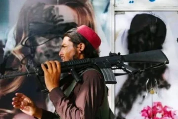 தாலிபன்களிடம் சிக்கிய இயந்திர துப்பாக்கிகள் உள்ளிட்ட அதிநவீன ஆயுதங்கள்