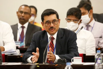 ලංකාව ගැන මහ බැංකු අධිපතිගෙන් දැනුම්දීමක්..