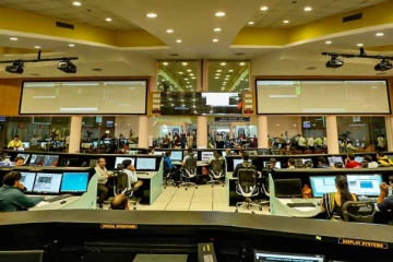 இஸ்ரோ விஞ்ஞானிகளின் சம்பளம் எவ்வளவு தெரியுமா? தெரிஞ்சா ஷாக் ஆகிடுவீங்க!