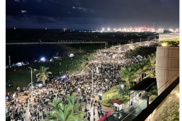 கொட்டும் மழையிலும் தொடரும் மக்களின் கொந்தளிப்பான போராட்டம் | Tumultuous Struggle People Continue Pouring Rain கொட்டும் மழையிலும் தொடரும் மக்களின் கொந்தளிப்பான போராட்டம் | Tumultuous Struggle People Continue Pouring Rain