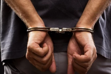 මෝටර් රථ ප්‍රවාහන දෙපාර්තමේන්තුවේ සිවූදෙනෙක් අත්අඩංගුවට