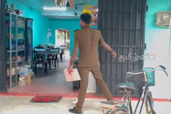 உடையார்கட்டில் சுகாதார சீர்கேட்டுடன் இயங்கிய உணவகத்திற்கு சீல் வைப்பு | Sealing Of The Restaurant In Mullaitivu உடையார்கட்டில் சுகாதார சீர்கேட்டுடன் இயங்கிய உணவகத்திற்கு சீல் வைப்பு | Sealing Of The Restaurant In Mullaitivu