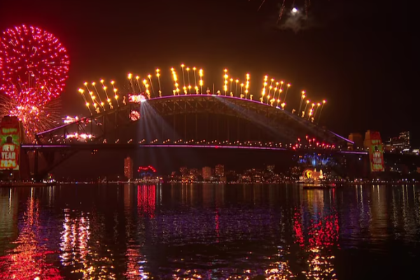 அவுஸ்திரேலிய- சிட்னி நகரம் அமைதி மற்றும் ஒற்றுமை என்ற செய்தியுடன் புத்தாண்டை வரவேற்றது | Sydney Welcomes New Year 2026