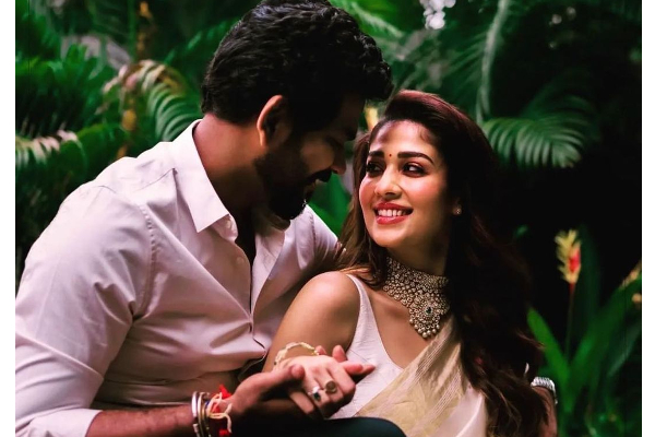 நயன் தாரா விக்னேஷ் சிவன் இரட்டை குழந்தைக்கு உண்மையான தாய் இவரா? வெளியான தகவல் | Who Is The Surrogate Mother Of Nayanthara Vignesh