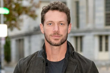 ஹாலிவுட் நடிகர் ஜானி வாக்டர் சுட்டு கொலை! அதிர்ச்சி சம்பவம்