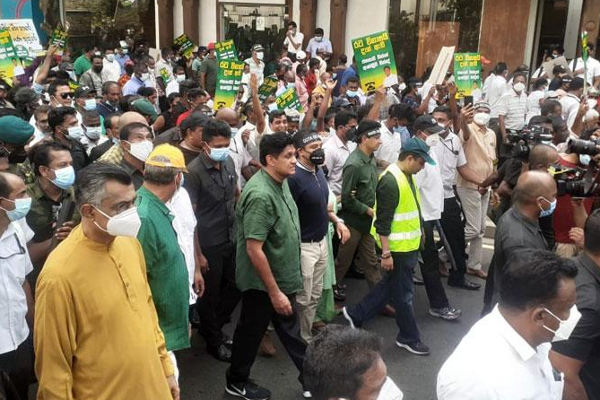 கோமாளியாக மாறிய சஜித் - மிஹிந்தலை விஹாராதிபதி குற்றச்சாட்டு | Opposition Leader Valavahengunawe Thera கோமாளியாக மாறிய சஜித் - மிஹிந்தலை விஹாராதிபதி குற்றச்சாட்டு | Opposition Leader Valavahengunawe Thera
