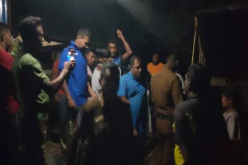 கிளிநொச்சியில் பெண்ணிடம் திருட முயன்ற சந்தேக நபரை மடக்கிப்பிடித்த பொதுமக்கள்!