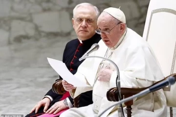 ஓரினச்சேர்க்கை ஒரு குற்றமல்ல,ஆனால்..! போப் பிரான்சிஸ் விமர்சனம்