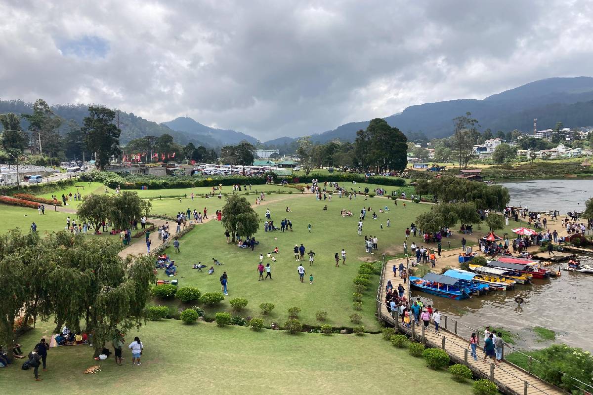 நுவரெலியாவில் குவியும் சுற்றுலா பயணிகள் | Tourists Flock To Nuwara Eliya நுவரெலியாவில் குவியும் சுற்றுலா பயணிகள் | Tourists Flock To Nuwara Eliya