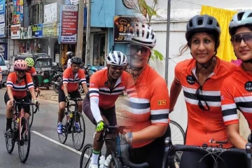 யாழ் மக்களை திரும்பி பார்க்க வைத்த வெளிநாட்டவர்கள்...!