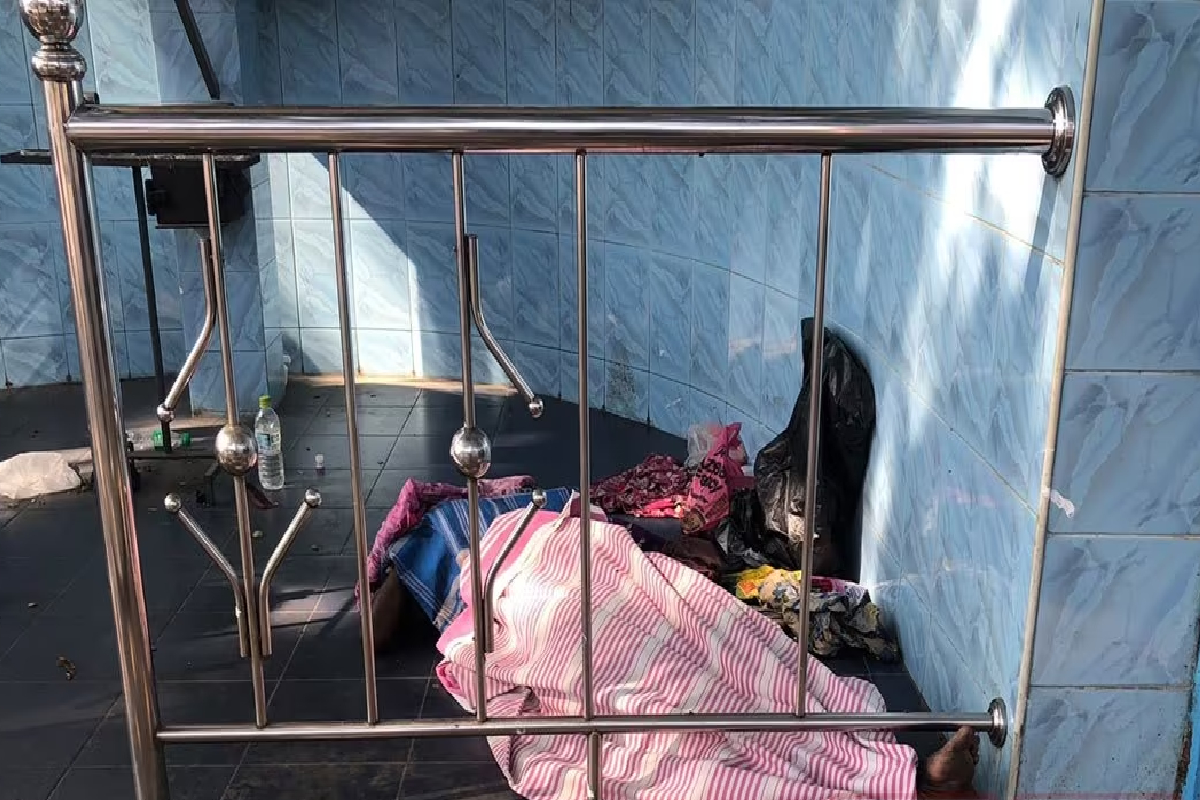 மட்டக்களப்பில் அனாதரவாக உயிரிழந்த பெண் | Begging Woman Dies Unattended In Batticaloa மட்டக்களப்பில் அனாதரவாக உயிரிழந்த பெண் | Begging Woman Dies Unattended In Batticaloa