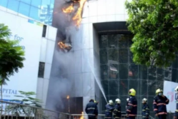 மருத்துவமனை ஒன்றில் பயங்கர தீ விபத்து: பரிதாபமாக உயிரிழந்த 10 கொரோனா நோயாளிகள்!