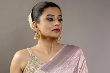இதனால் தான் படுக்கையறை காட்சிகளில் நடிப்பதில்லை.. பிரியாமணி சொன்ன காரணம்