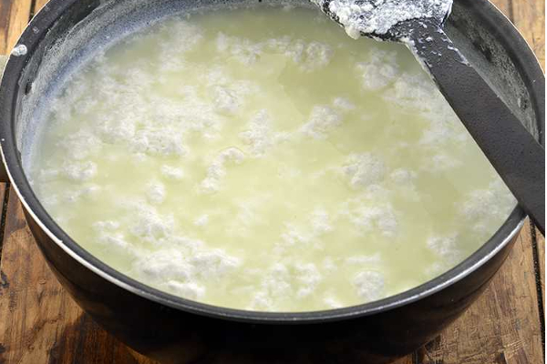 வீட்டில் தயிர் மிஞ்சிவிட்டதா? அதை வைத்து சுவையான பன்னீர் செய்யலாம்....! | How To Make Paneer