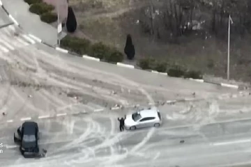 சாலையில் தனியாக சிக்கிய உக்ரேனிய குடும்பம்: ரஷ்ய இராணுவத்தினர் செய்த கொடூரம்