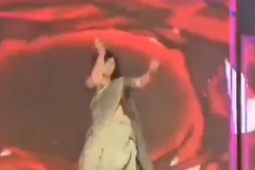 Viral Video: நடனமாடிக் கொண்டிருந்த பெண்... திடீரென மரணித்த அதிர்ச்சி காட்சி