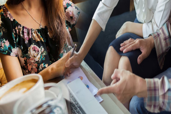 லண்டன் வாழ் தமிழ் யுவதிகள், குடும்பப் பெண்களே அவதானம்; இப்படியும் நடக்கிறது! | Tamil Women Living In London Are Being Harassed லண்டன் வாழ் தமிழ் யுவதிகள், குடும்பப் பெண்களே அவதானம்; இப்படியும் நடக்கிறது! | Tamil Women Living In London Are Being Harassed