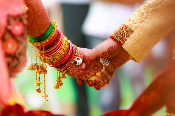 திருமணத்திற்கு 1 மணி நேரம்தான்.. மணப்பெண்ணை துடிக்க துடிக்க கொன்ற மாப்பிள்ளை! | Woman Killed By Fiance On Wedding Day Gujarat திருமணத்திற்கு 1 மணி நேரம்தான்.. மணப்பெண்ணை துடிக்க துடிக்க கொன்ற மாப்பிள்ளை! | Woman Killed By Fiance On Wedding Day Gujarat