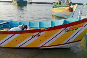 மண்டபம் அருகே 1360 கிலோகிராம் கடல் அட்டைகள் பறிமுதல்