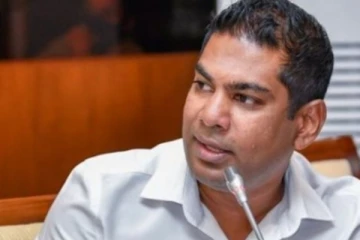 ඉන්ධන නිකුත් කිරීම සම්බන්ධයෙන් විදුලිබල හා බලශක්ති අමාත්යවරයාගෙන් විශේෂ නිවේදනයක්.. (PHOTO)