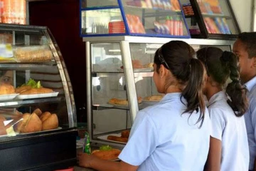 பாடசாலை சிற்றுண்டிச்சாலைகளின் விதிமுறைகளை கடுமையாக்க நடவடிக்கை