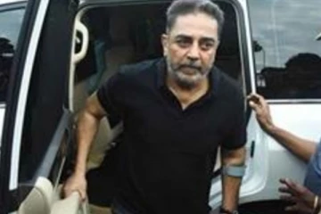 கமல் ஹாசன் பிரசாரத்திற்கு போன போது காரை கல்லால் தாக்கிய மர்ம நபர்