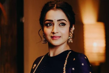 உடம்பில் புதிய டாட்டூ போட்டுள்ள நடிகை த்ரிஷா- எங்கே, என்ன டாட்டூ பாருங்க