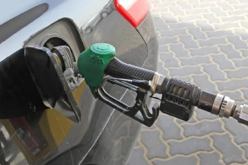 பெட்ரோல், டீசல் விலை... மார்ச் மாதத்திற்கான அறிவிப்பை வெளியிட்ட ஐக்கிய அரபு அமீரகம்