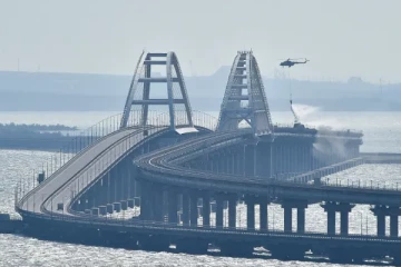 கெர்ச் பாலத்தில் 3 உக்ரேனிய ஏவுகணைகளை சுட்டு வீழ்த்திய ரஷ்யா