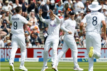 பரபரப்பாக தொடங்கிய முதல் டெஸ்ட்.. அடித்து நொறுக்கிய ஆண்டர்சன்! சுருண்ட நியூசிலாந்து