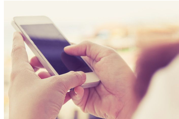 10 நிமிடங்களுக்கு மேல் டாய்லெட்டில் மொபைல்  பாவிப்பவர்களுக்கு இந்த கொடிய ஆபத்து வருமாம்.... எச்சரிக்கும் நிபுணர்கள் | Risks Of Spending Extra Time In The Bathroom