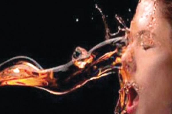 மோட்டார் சைக்கிளில் பயணித்த தந்தை,மகள் மீது அசிட் வீச்சு | Acid Attack On Father Daughter