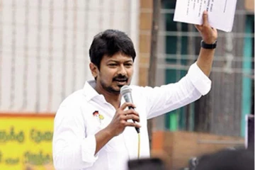 கூவத்தூர் போய் திமுக ஆட்சியை பிடிக்கவில்லை - உதயநிதி ஸ்டாலின் ஆவேசம்