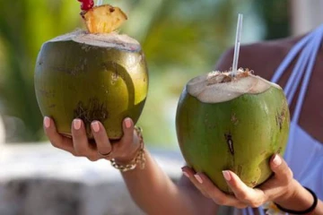 வெறும் வயிற்றில் இளநீர் குடிப்பதால் கிடைக்கும் நன்மைகள்