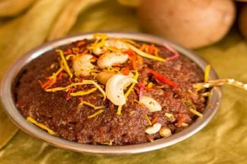 சப்போட்டா பழத்தில் இப்படி ஒரு சுவையான அல்வா சாப்பிடத்துண்டா?