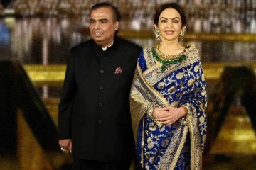 முகேஷ் அம்பானி தனது மனைவி நீதா அம்பானிக்கு அளித்த பரிசுகள்: மலைக்கவைக்கும் மதிப்பு