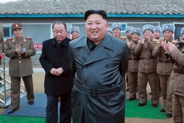 வடகொரியா நாட்டு மக்கள் 11 நாட்கள் சிரிக்க தடை - ஐபிசி தமிழ்